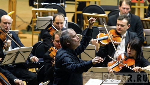 Гергиев с Симфоническим оркестром Мариинки